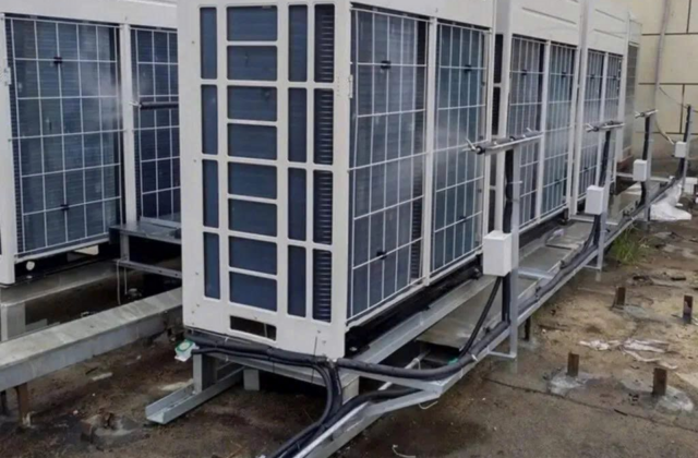 Cảnh Giác Với Trào Lưu Phun Sương Cho Cục Nóng Điều Hòa: Hiệu Quả Hay Phản Tác Dụng?