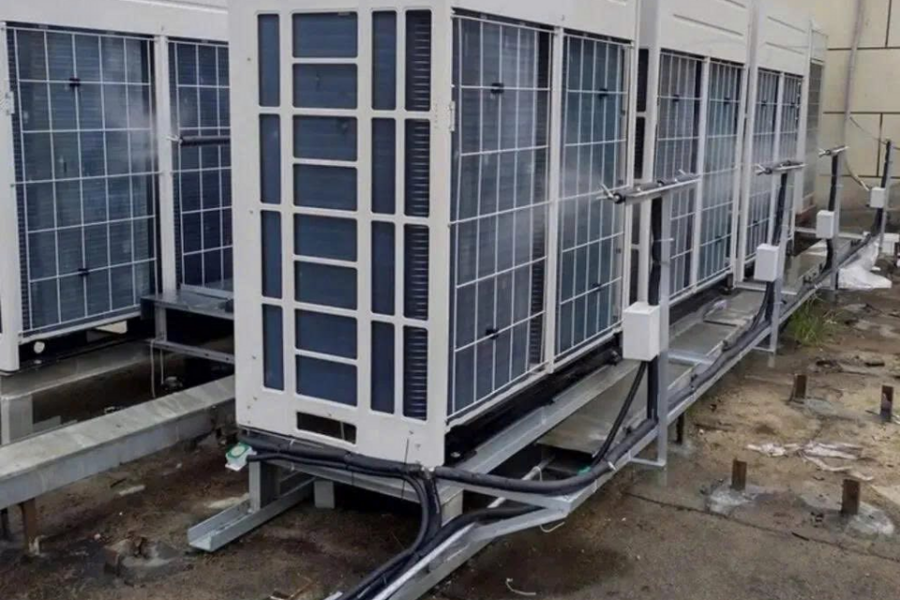 Cảnh Giác Với Trào Lưu Phun Sương Cho Cục Nóng Điều Hòa: Hiệu Quả Hay Phản Tác Dụng?
