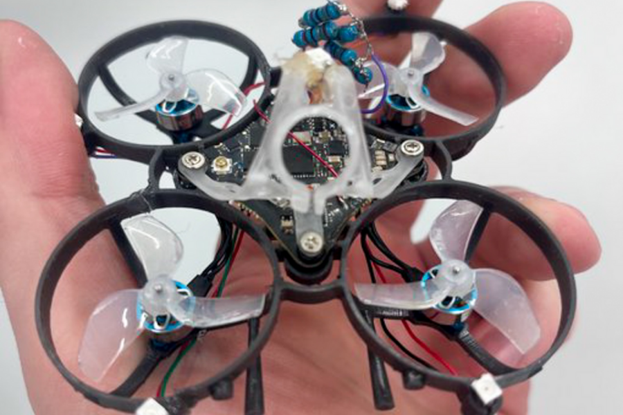 Chiếc Drone Thần Kỳ: Giải Pháp Mới Để Tiêu Diệt Muỗi