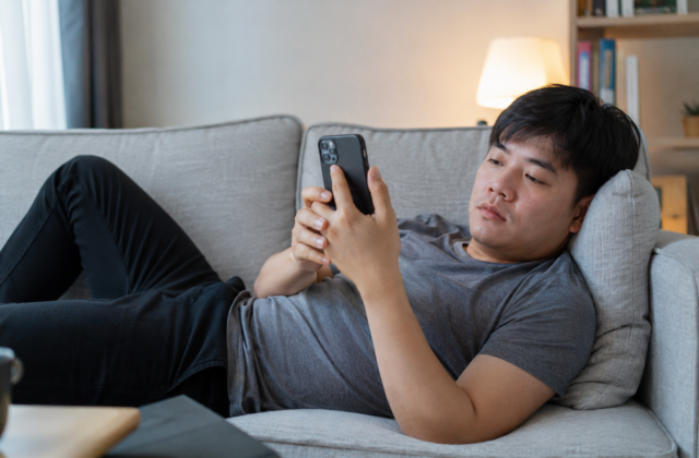 Tại Sao Công Nghệ Hiện Đại Khiến Chúng Ta Cảm Thấy Vô Vị?