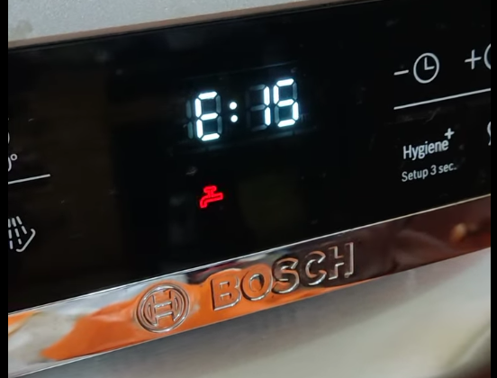 Giải Mã Biểu Tượng Đèn Vòi Nước Đỏ Trên Máy Rửa Bát Bosch Và Cách Khắc Phục