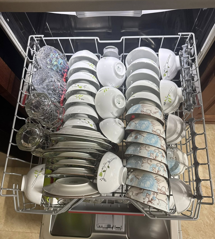 Hướng Dẫn Sắp Xếp Bát Đĩa Trong Máy Rửa Bát Để Đạt Hiệu Quả Tối Ưu
