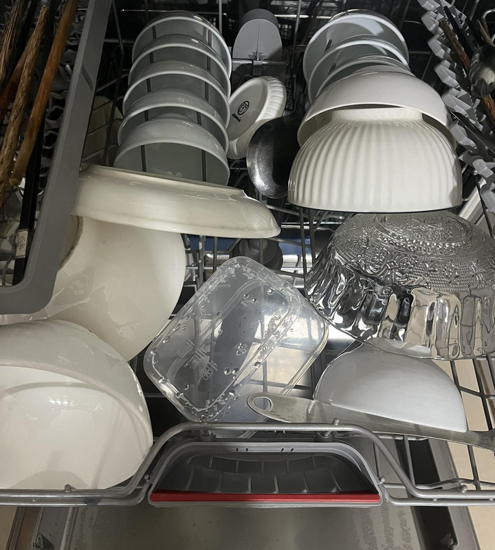 Sự Thật Về Nước Trợ Xả Dùng Trong Máy Rửa Bát: Có Hại Hay Không?