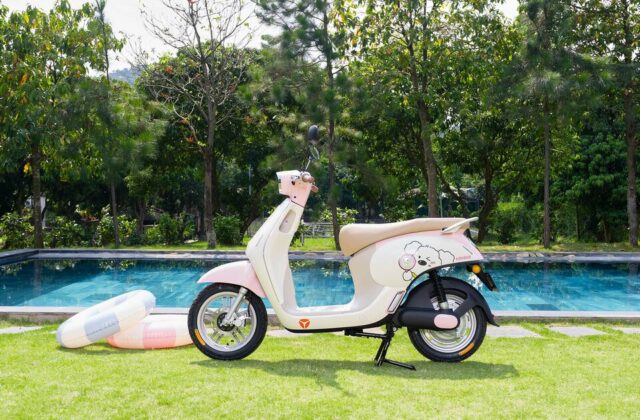 YADEA Trình Làng Mẫu Xe Máy Điện Omee Dành Riêng Cho Nữ Sinh Tại Việt Nam