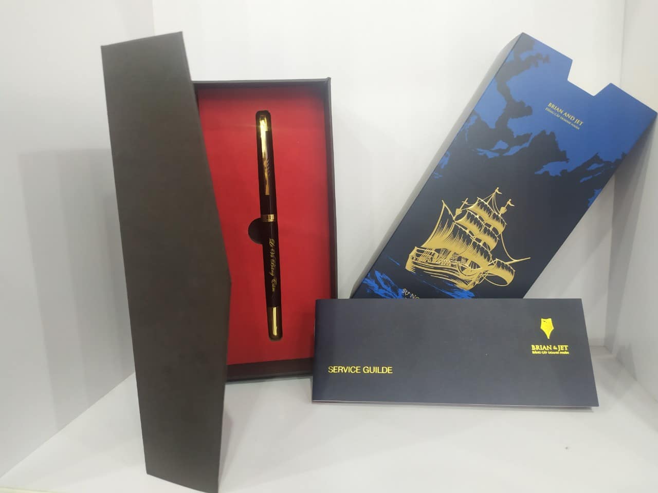 Khám Phá Bút Ký Doanh Nhân Brian & Jet BJ003: Ghi Nhận Đẳng Cấp Thực Sự 2 Thiết kế bút ký doanh nhân Brian & Jet BJ003