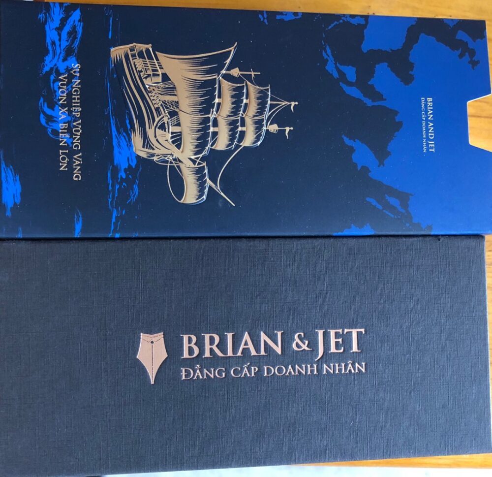 Khám Phá Bút Ký Doanh Nhân Brian & Jet BJ003: Ghi Nhận Đẳng Cấp Thực Sự 1 Thiết kế hộp đựng bút ký BJ003