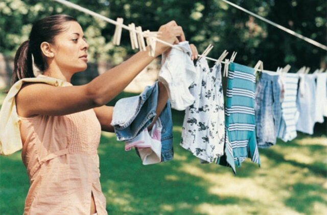 Mẹo Làm Khô Quần Áo Nhanh Chóng Trong Những Ngày Mưa Dài Đằng