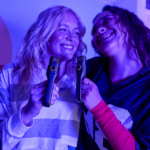 JBL EasySing Mic Mini: Micro không dây nhỏ gọn biến bài hát thành bản karaoke