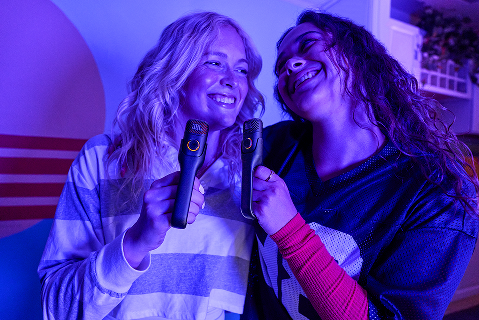 JBL EasySing Mic Mini: Micro không dây nhỏ gọn biến bài hát thành bản karaoke